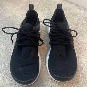 Blank Nike tennis shoes - size 8